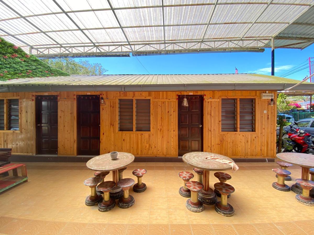 Aiza Homestay Opposite Abang Strawberry Taman Sedia Tanah Rata Exterior photo