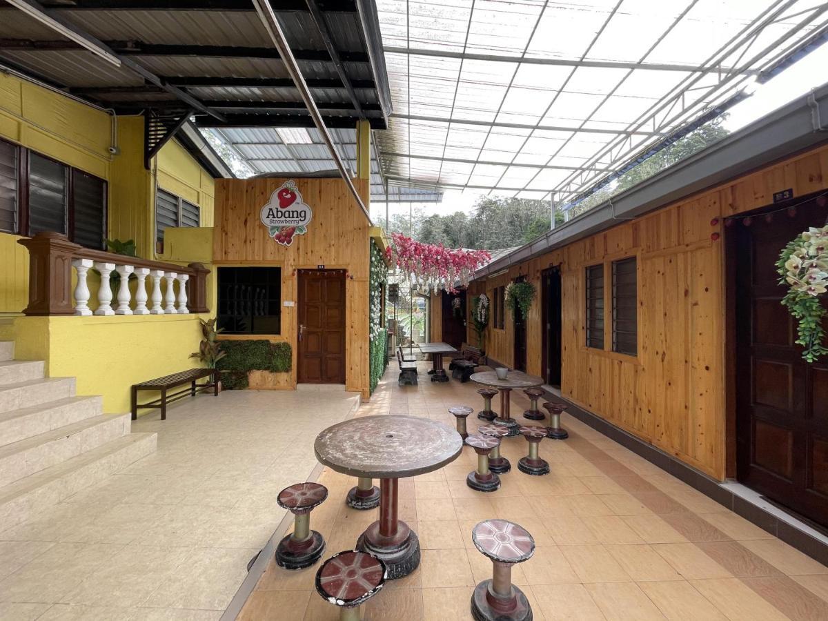 Aiza Homestay Opposite Abang Strawberry Taman Sedia Tanah Rata Exterior photo