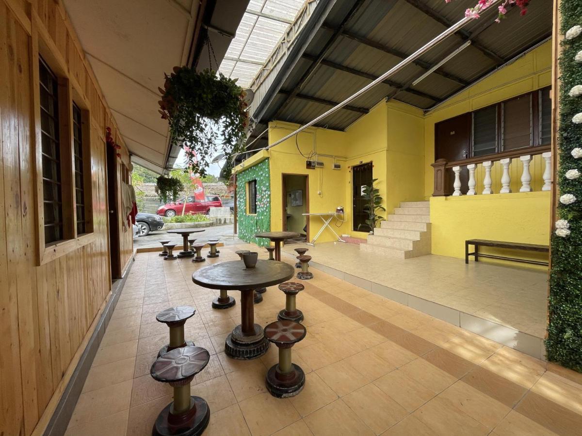 Aiza Homestay Opposite Abang Strawberry Taman Sedia Tanah Rata Exterior photo