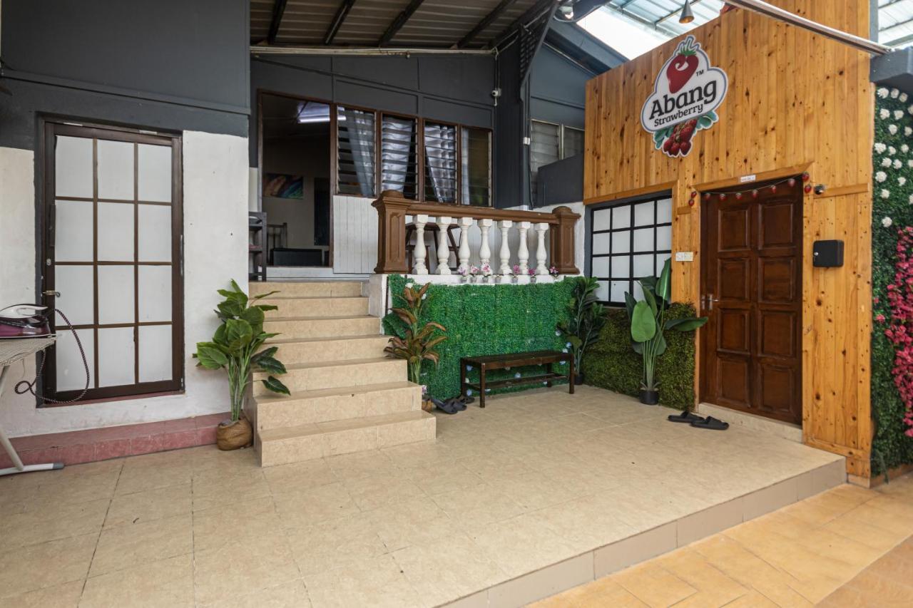 Aiza Homestay Opposite Abang Strawberry Taman Sedia Tanah Rata Exterior photo