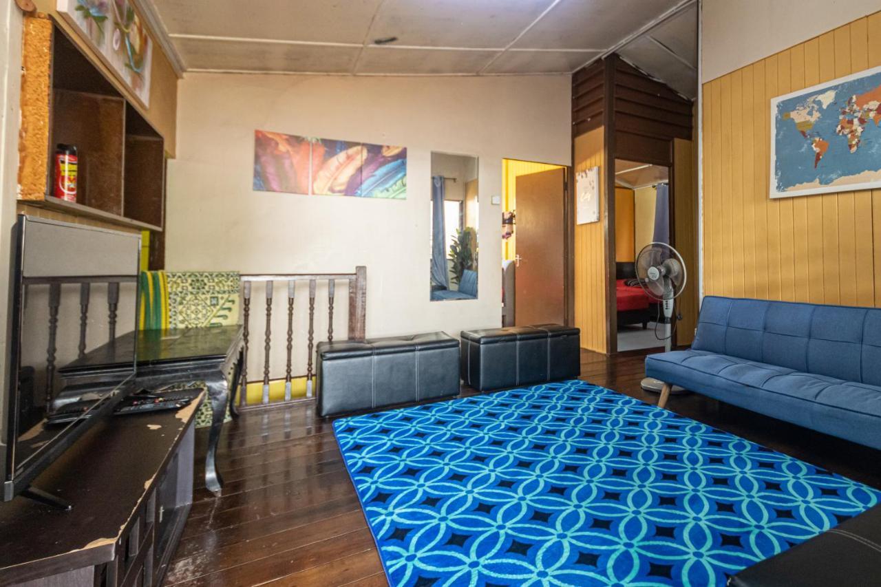 Aiza Homestay Opposite Abang Strawberry Taman Sedia Tanah Rata Exterior photo